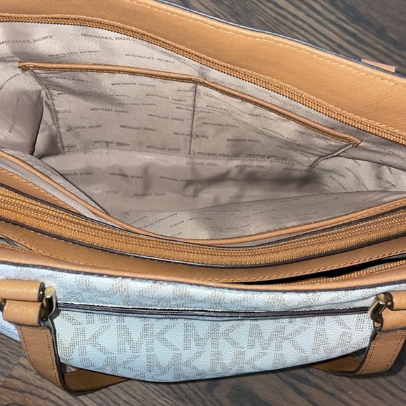 Michael Kors Frame out Item Leather Trim Vanilla NS Handbag - Picture 16 of 17